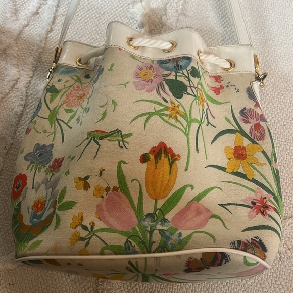 Gucci 🌷Vintage Gucci Flora Bucket crossbody with removable strap - Picture 5 of 11